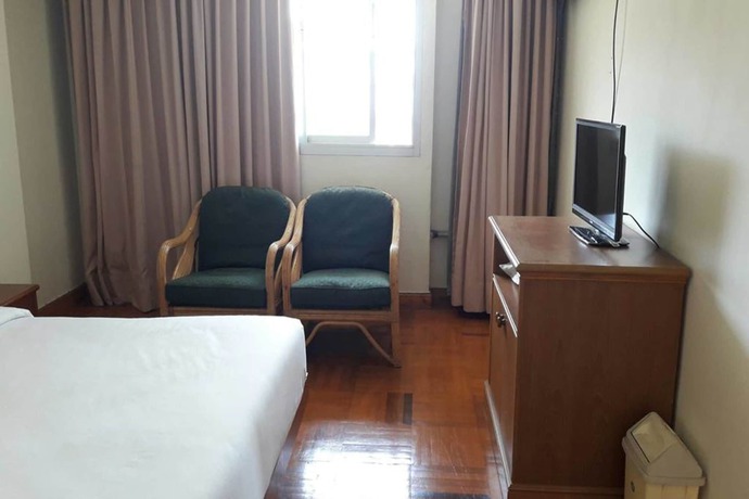Imagen de la habitación del Hotel Paradorn Inn. Foto 5
