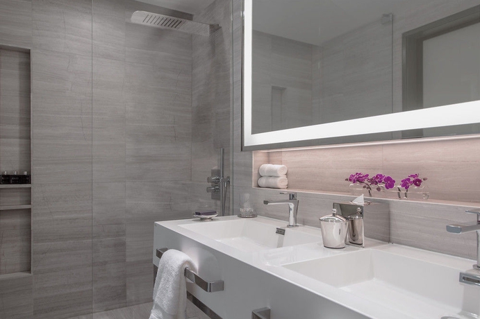 Imagen de la habitación del Hotel Paradox Vancouver. Foto 3