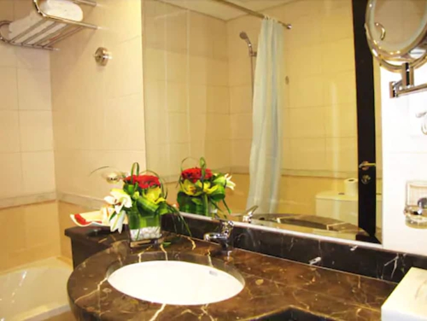 Imagen de la habitación del Hotel Paragon Abu Dhabi. Foto 12