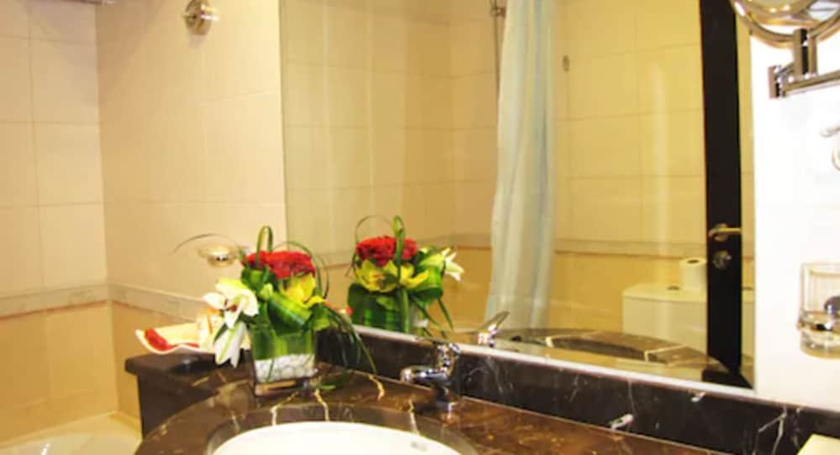 Imagen de la habitación del Hotel Paragon Abu Dhabi. Foto 13