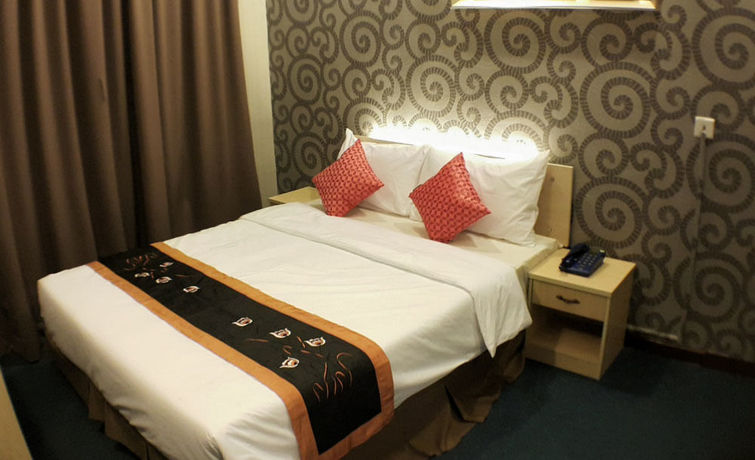 Imagen de los interiores del Hotel Paragon City. Foto 12