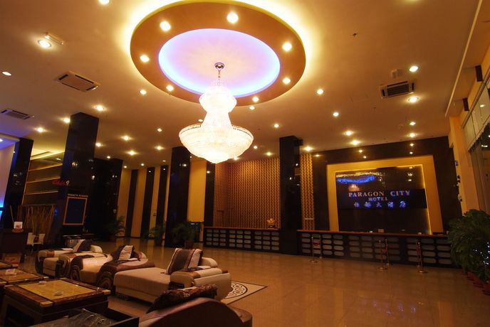 Imagen de los interiores del Hotel Paragon City. Foto 13