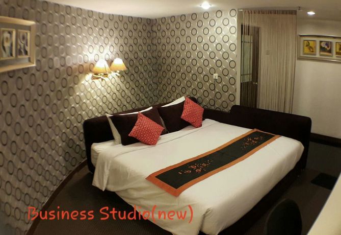 Imagen de los interiores del Hotel Paragon City. Foto 16