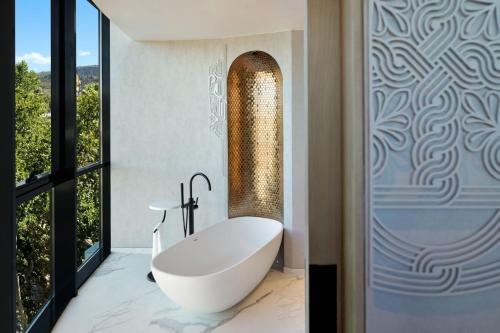 Imagen general del Hotel Paragraph Freedom Square, a Luxury Collection Hotel, Tbilisi. Foto 7