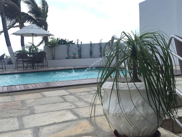 Imagen de la piscina del Hotel Para&iacute;so Natal. Foto 14