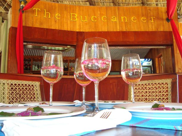 Imagen del bar/restaurante del Hotel Paraiso Beach. Foto 2