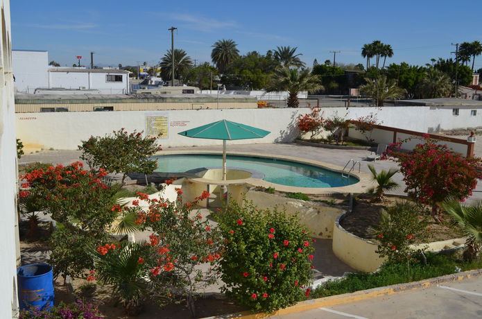 Imagen de la piscina del Hotel Paraiso Del Desierto. Foto 14