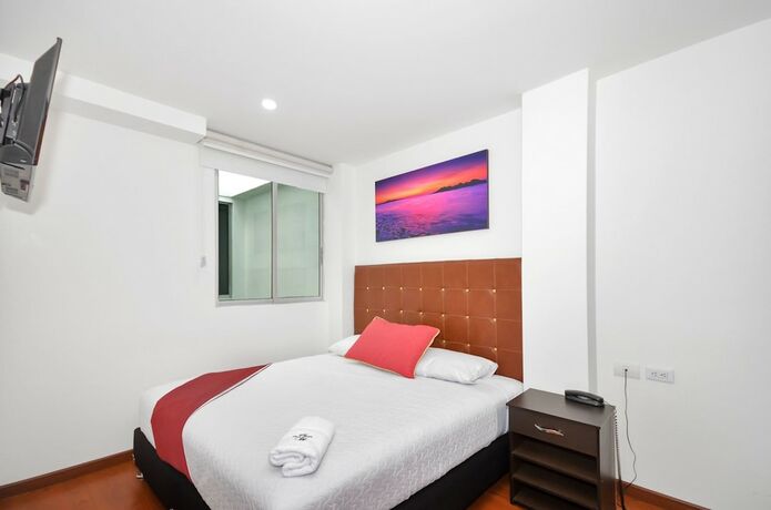 Imagen de la habitación del Hotel Paraiso Ferial. Foto 20