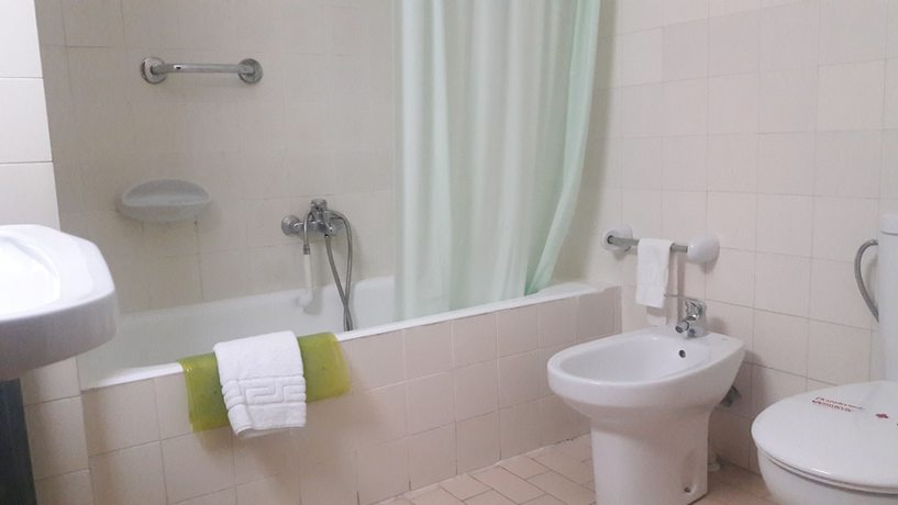 Imagen de la habitación del Hotel Paraiso, Lanjarón ( Alpujarra ). Foto 8