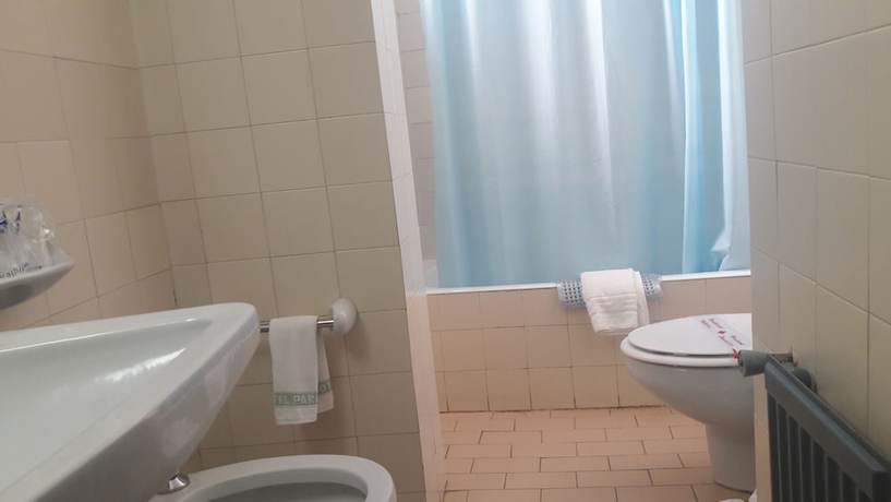 Imagen de la habitación del Hotel Paraiso, Lanjarón ( Alpujarra ). Foto 9