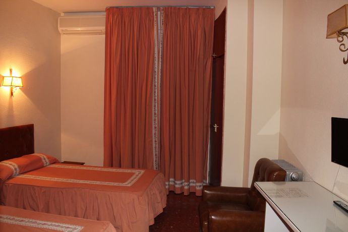 Imagen de la habitación del Hotel Paraiso, Lanjarón ( Alpujarra ). Foto 14