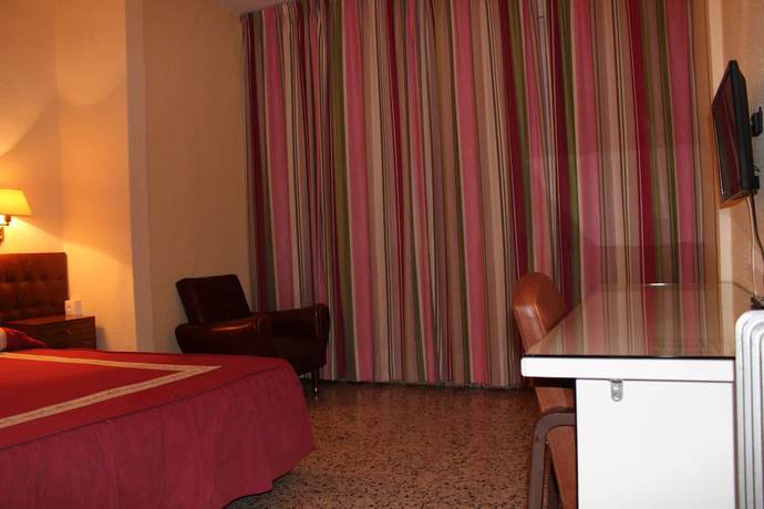 Imagen de la habitación del Hotel Paraiso, Lanjarón ( Alpujarra ). Foto 15