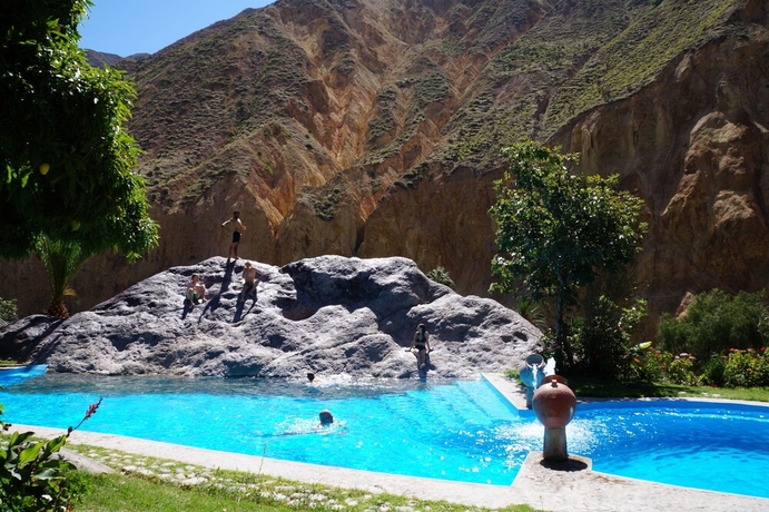 Imagen de la piscina del Hotel Paraiso Las Palmeras Lodge. Foto 14