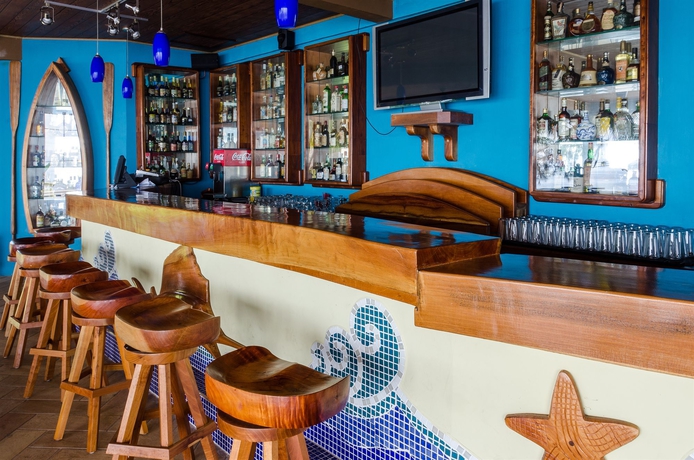 Imagen del bar/restaurante del Hotel Paraiso Rainforest and Beach. Foto 4