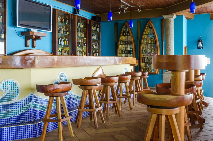 Imagen del bar/restaurante del Hotel Paraiso Rainforest and Beach. Foto 5