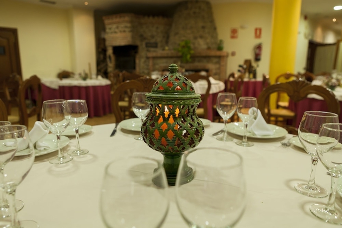 Imagen del bar/restaurante del Hotel Paraje La Lambra. Foto 6