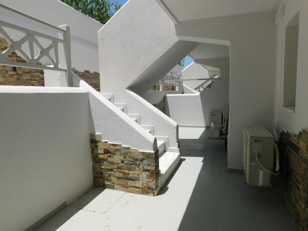 Imagen de la habitación del Hotel Paralia Diamond Villa. Foto 13