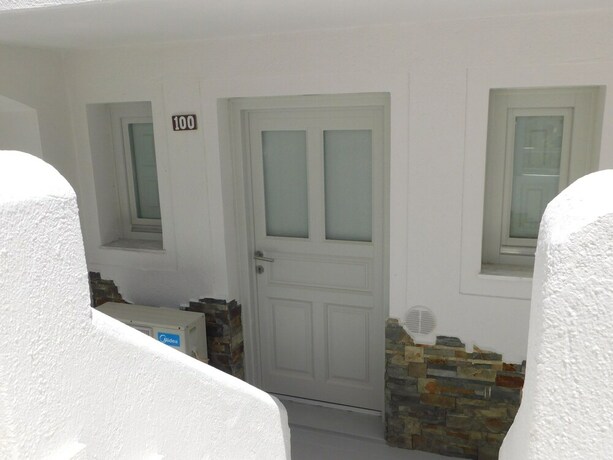 Imagen de la habitación del Hotel Paralia Diamond Villa. Foto 20