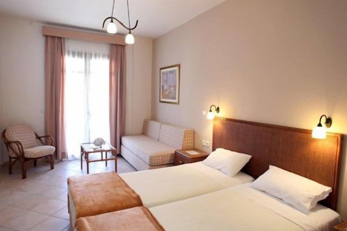 Imagen de la habitación del Hotel Paralio. Foto 11