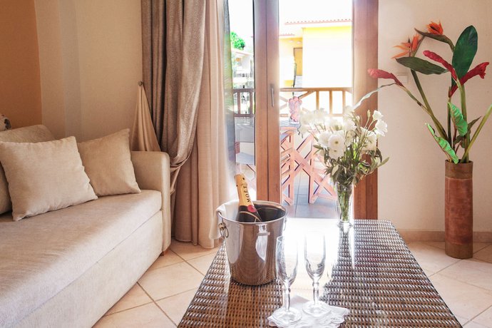 Imagen de la habitación del Hotel Paralio. Foto 14