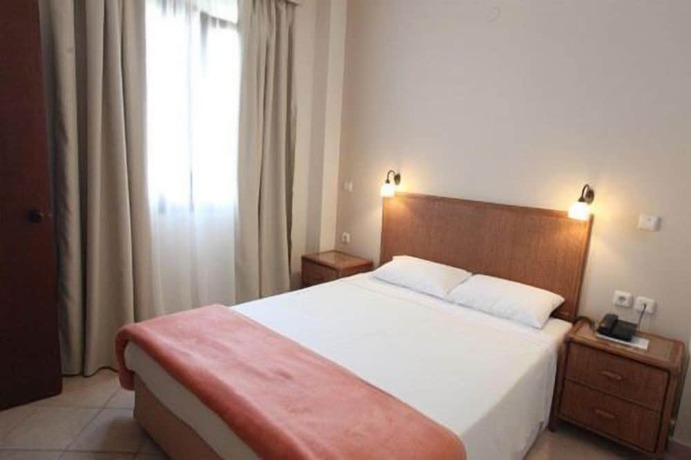 Imagen de la habitación del Hotel Paralio. Foto 18