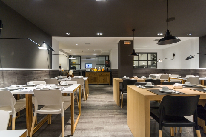 Imagen del bar/restaurante del Hotel Paral-lel. Foto 2