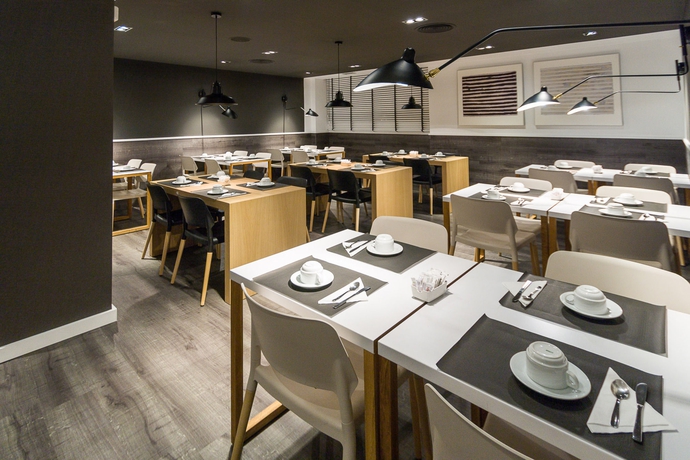 Imagen del bar/restaurante del Hotel Paral-lel. Foto 3