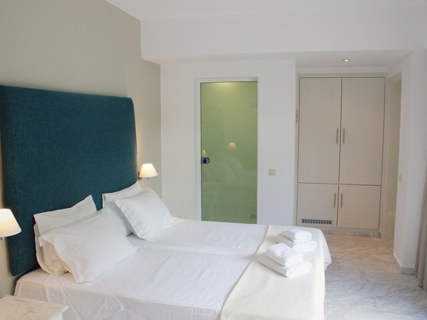 Imagen de la habitación del Hotel Paralos Irini Mare. Foto 9