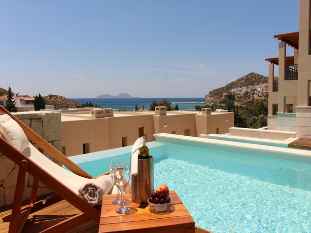 Imagen de la habitación del Hotel Paralos Irini Mare. Foto 18