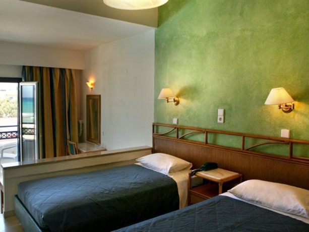 Imagen general del Hotel Paralos Kosta Alímia, Anissaras. Foto 2