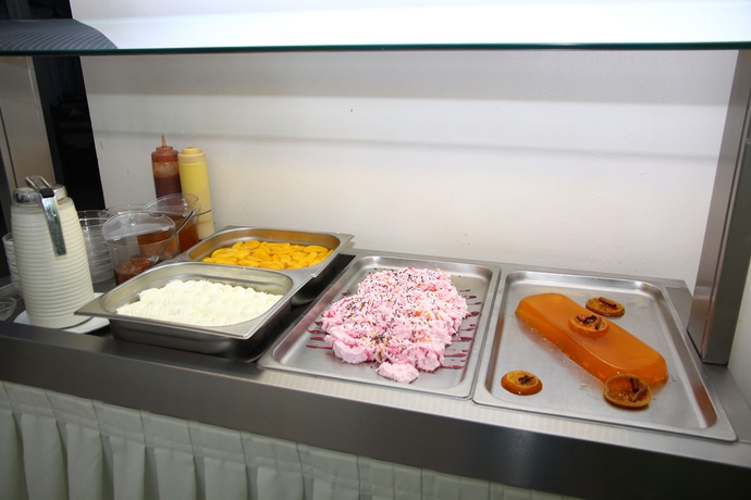 Imagen del bar/restaurante del Hotel Paralos Lifestyle Beach - Adults Only. Foto 8