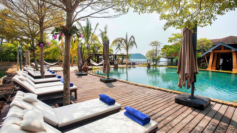 Imagen de la piscina del Hotel Parama Koh Chang. Foto 13