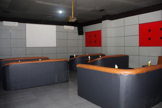 Imagen de la piscina del Hotel Parama Puncak. Foto 12