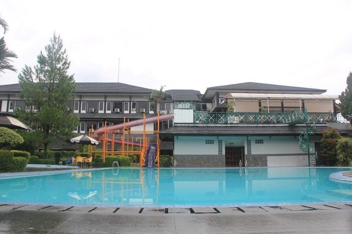 Imagen de la piscina del Hotel Parama Puncak. Foto 15