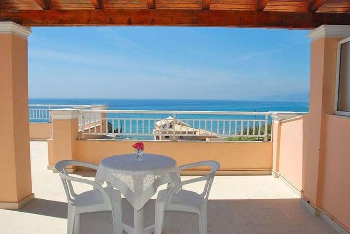 Imagen de la habitación del Hotel Paramonas. Foto 7