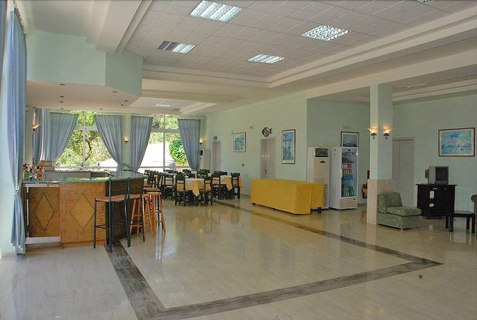 Imagen del bar/restaurante del Hotel Paramonas. Foto 3