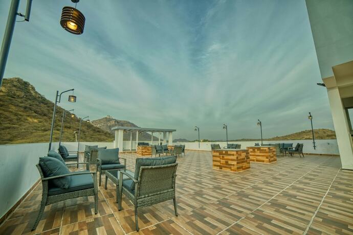 Imagen del bar/restaurante del Hotel Paramount Udaipur. Foto 16