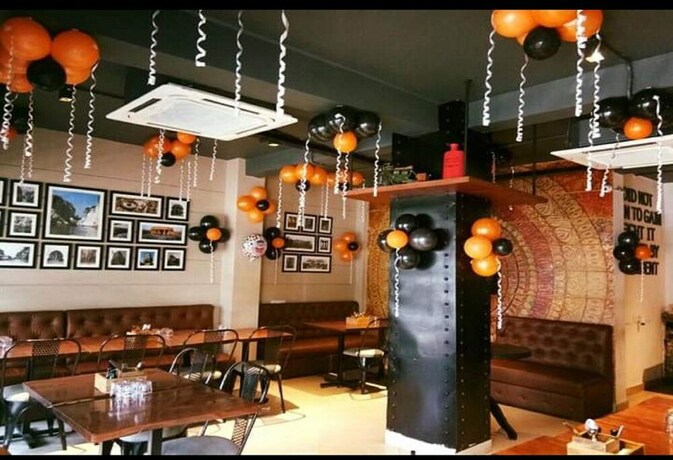 Imagen del bar/restaurante del Hotel Paras, Jabalpur. Foto 5