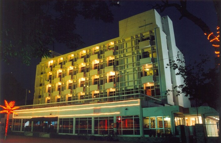Imagen general del Hotel Paras, Jabalpur. Foto 2