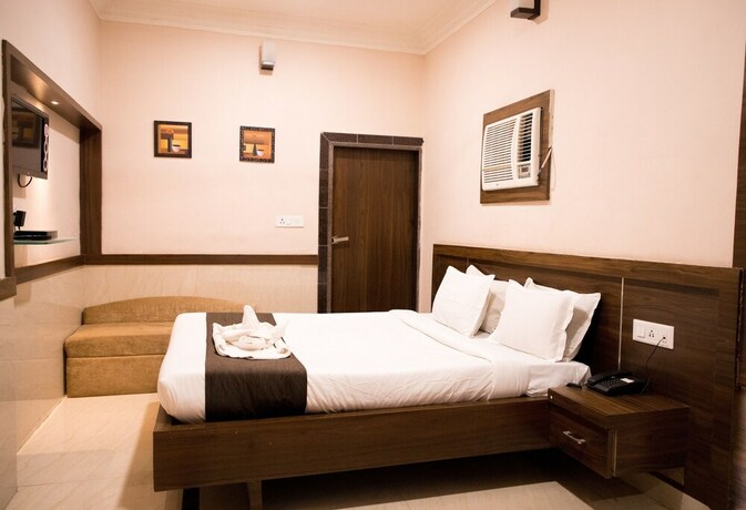 Imagen de la habitación del Hotel Paras, Jabalpur. Foto 11