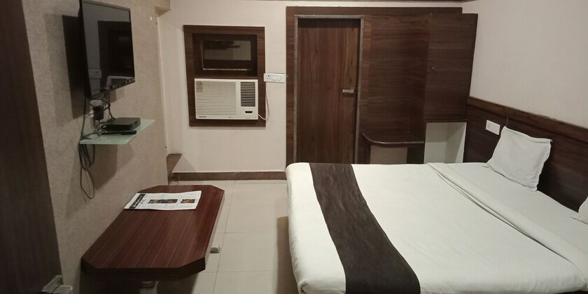 Imagen de la habitación del Hotel Paras, Jabalpur. Foto 23