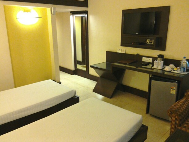 Imagen de la habitación del Hotel Paras, Jabalpur. Foto 26