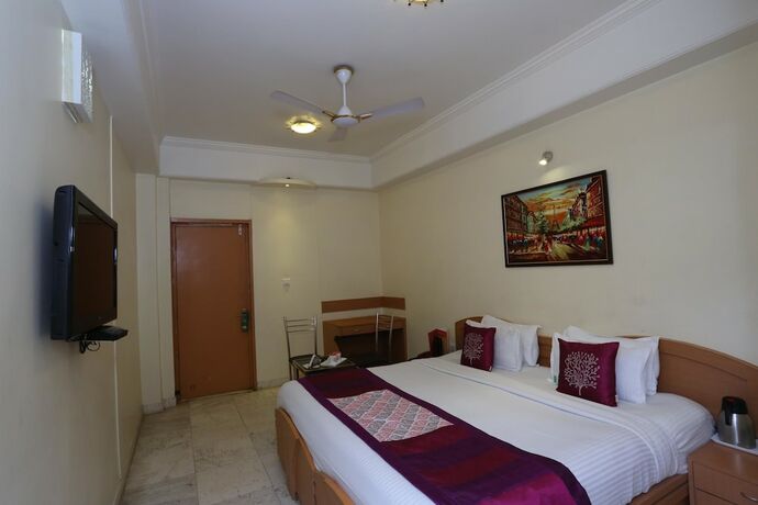 Imagen de la habitación del Hotel Paras, Jabalpur. Foto 32