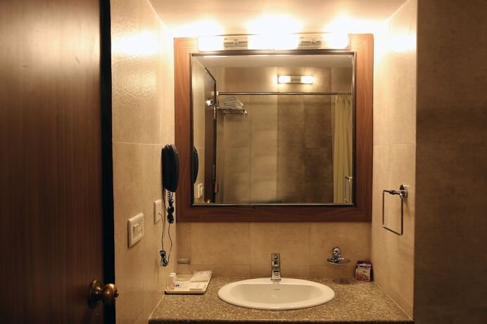 Imagen de la habitación del Hotel Paras, Jabalpur. Foto 36