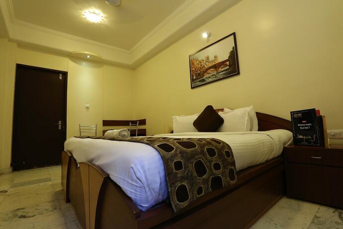 Imagen de la habitación del Hotel Paras, Jabalpur. Foto 38