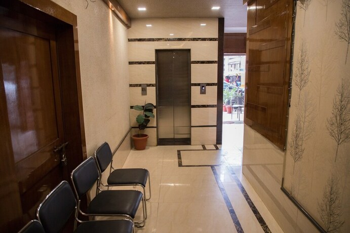 Imagen de los interiores del Hotel Paras, Jabalpur. Foto 45