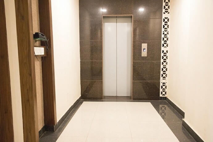 Imagen de los interiores del Hotel Paras, Jabalpur. Foto 48