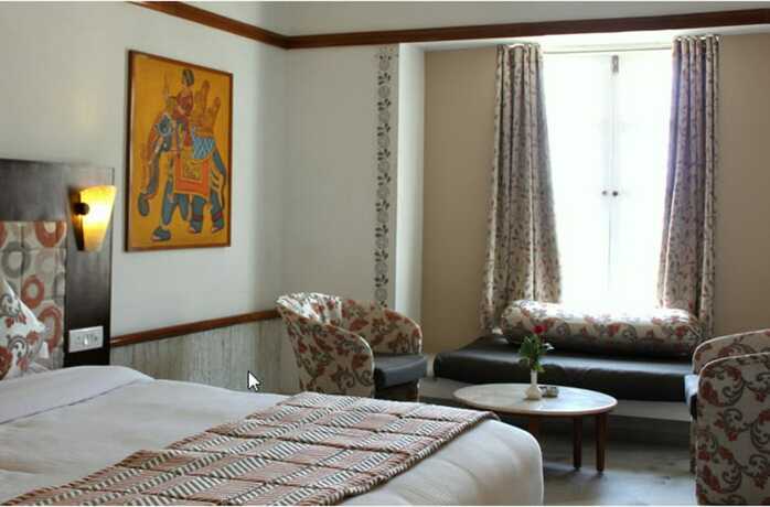 Imagen de la habitación del Hotel Paras Mahal. Foto 23