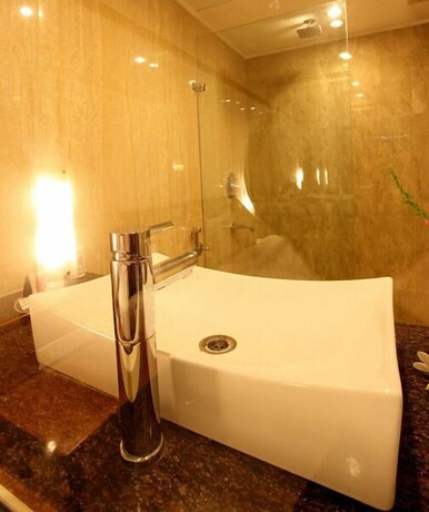 Imagen de la habitación del Hotel Paras Mahal. Foto 26
