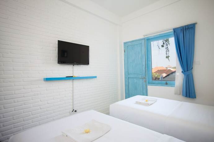 Imagen general del Hotel Paras Paros Marina Lodge. Foto 9